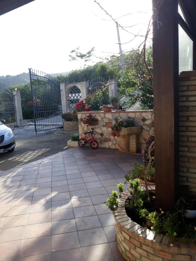 La Casa Di Bia Bed and Breakfast Corleone Eksteriør billede